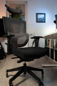 FLEXISPOT Ergonomischer Bürostuhl Schreibtischstuhl Verstellbarer Lendenstütze 4D-Armlehnen 2D-Kopfstütze Atmungsaktiver Sitz höhenverstellbarer Belastbar bis 130 kg Arbeitsstuhl C7B, Schwarz