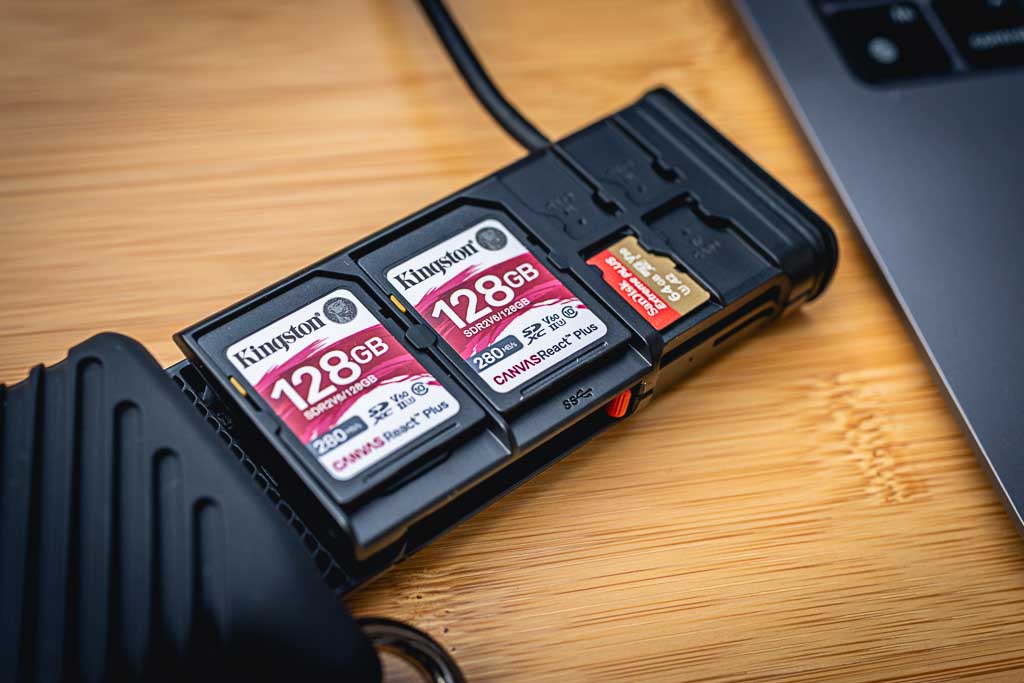 PGYTECH USB 3.1 SD Kartenleser Detailaufnahme SD Karten