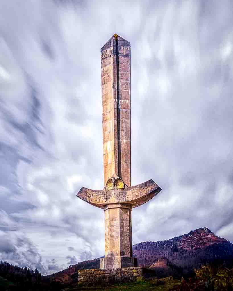 Kriegerdenkmal Todtnau Langzeitbelichtung Wolken ziehen